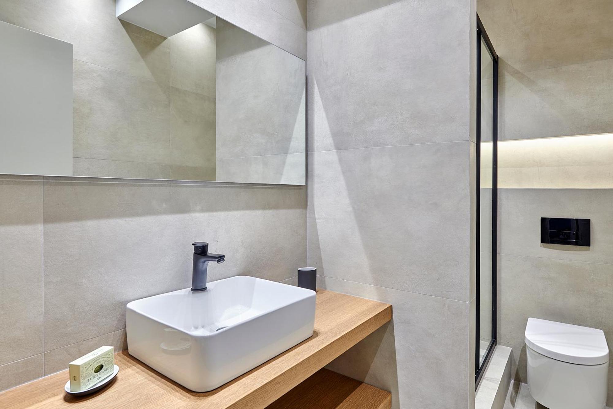City-center In Vibrant Monastiraki, *
